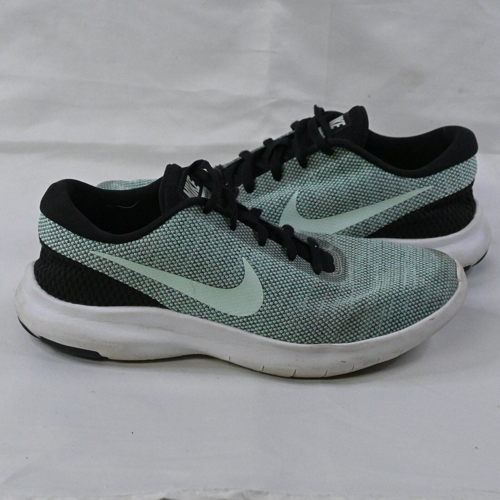 Nike Athletic Shoes in Mint and Black